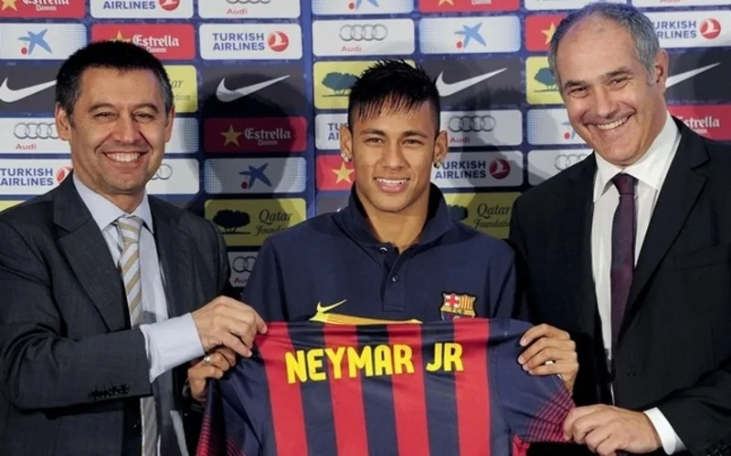 neymar mac ao so may nhung con so huyen thoai trong su nghiep neymar jr