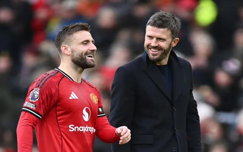 huan luyen vien man united hien tai michael carrick va hanh trinh tai thiet