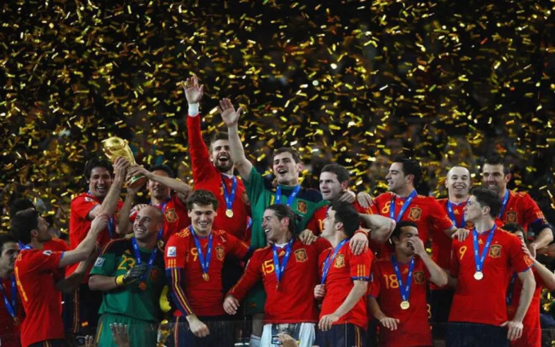 world cup 2010 ai vo dich hanh trinh cua tap the lan dau so huu cup vang